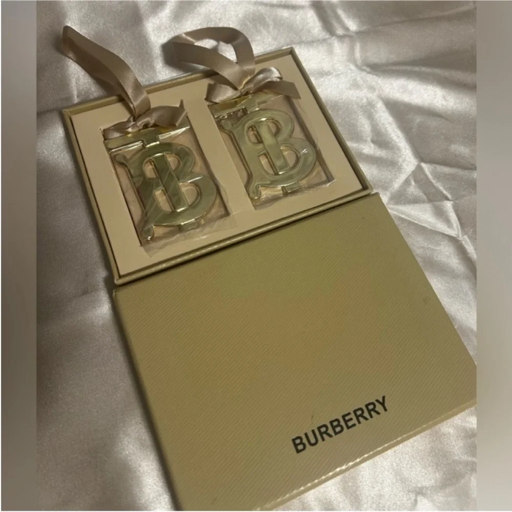 Burberry Gold Monogram Ornaments set - Picture 5 of 7